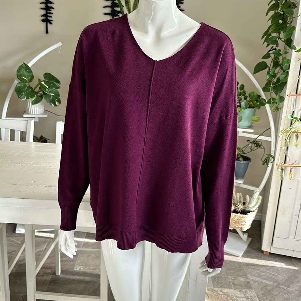 Zenana 2X v neck Maroon long sleeve light sweater